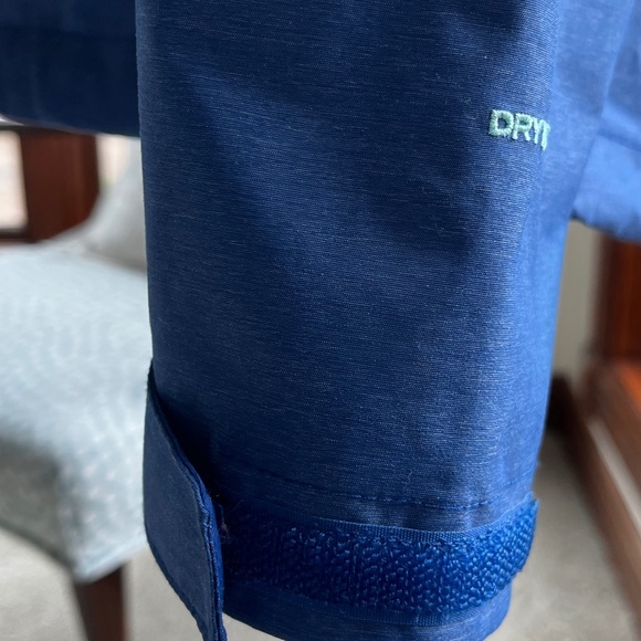 North Face Rain Jacket - Picture 4 of 9